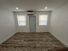 885 SW 29th Ave in Miami, FL - Building Photo - Building Photo