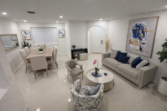 7031 SW 165th Ave in Miami, FL - Building Photo - Building Photo