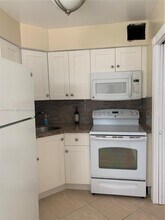 1100 Atlantic Shores Blvd in Hallandale Beach, FL - Foto de edificio - Building Photo