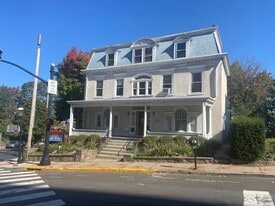 147 N Main St, Unit 2-1 in Doylestown, PA - Building Photo