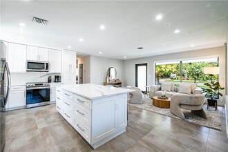 5810 NE 22nd Ter in Fort Lauderdale, FL - Foto de edificio - Building Photo