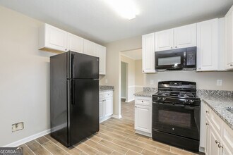 5508 Shirewick Ln in Lithonia, GA - Building Photo - Building Photo
