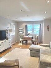 442 E Beech St in Long Beach, NY - Building Photo - Building Photo