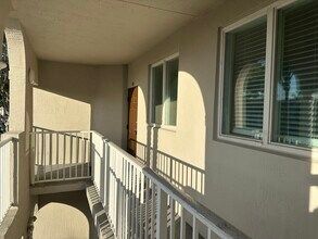 2755 SE 16th Ave, Unit 200 in Homestead, FL - Foto de edificio - Building Photo