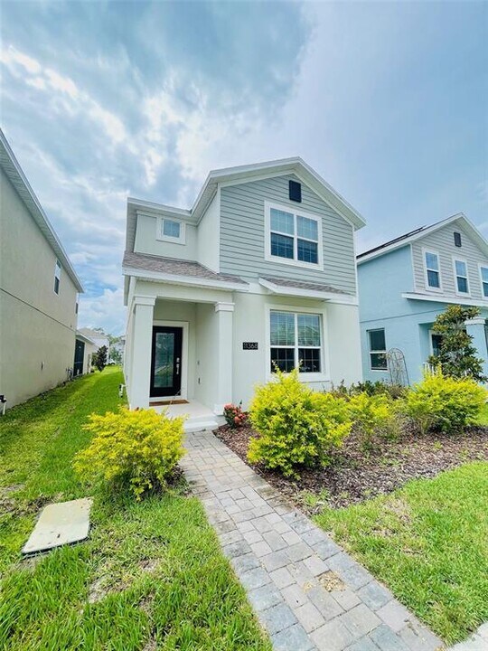 11368 Listening Dr in Orlando, FL - Building Photo