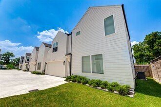 249 Julia St in Houston, TX - Building Photo - Building Photo