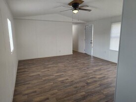 702 W Nelson St in Savannah, MO - Building Photo