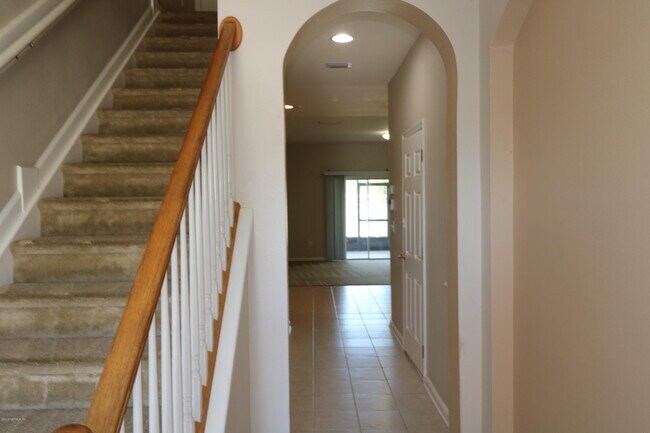 584 Crystal Way in Orange Park, FL - Building Photo - Building Photo