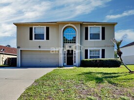 8051 Foxdale Dr in Jacksonville, FL - Building Photo