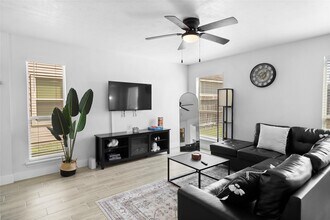 2515 Bammelwood Dr in Houston, TX - Building Photo - Building Photo