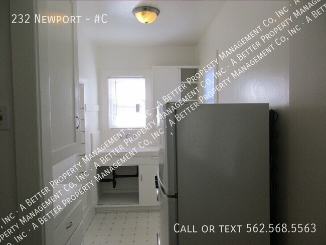 232 Newport Ave in Long Beach, CA - Building Photo - Building Photo
