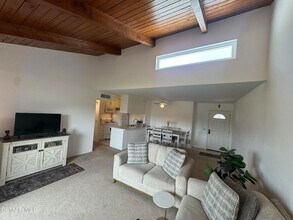 10331 Lindley Ave in Los Angeles, CA - Building Photo - Building Photo