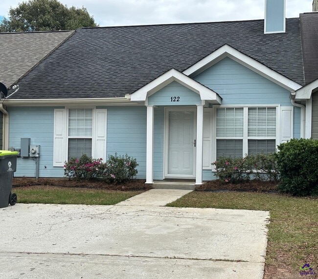 property at 122 Somerset Dr