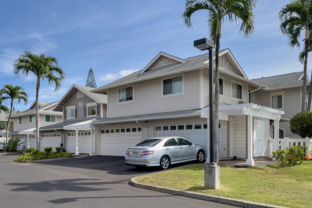 Village on the Green in Waipahu, HI - Foto de edificio