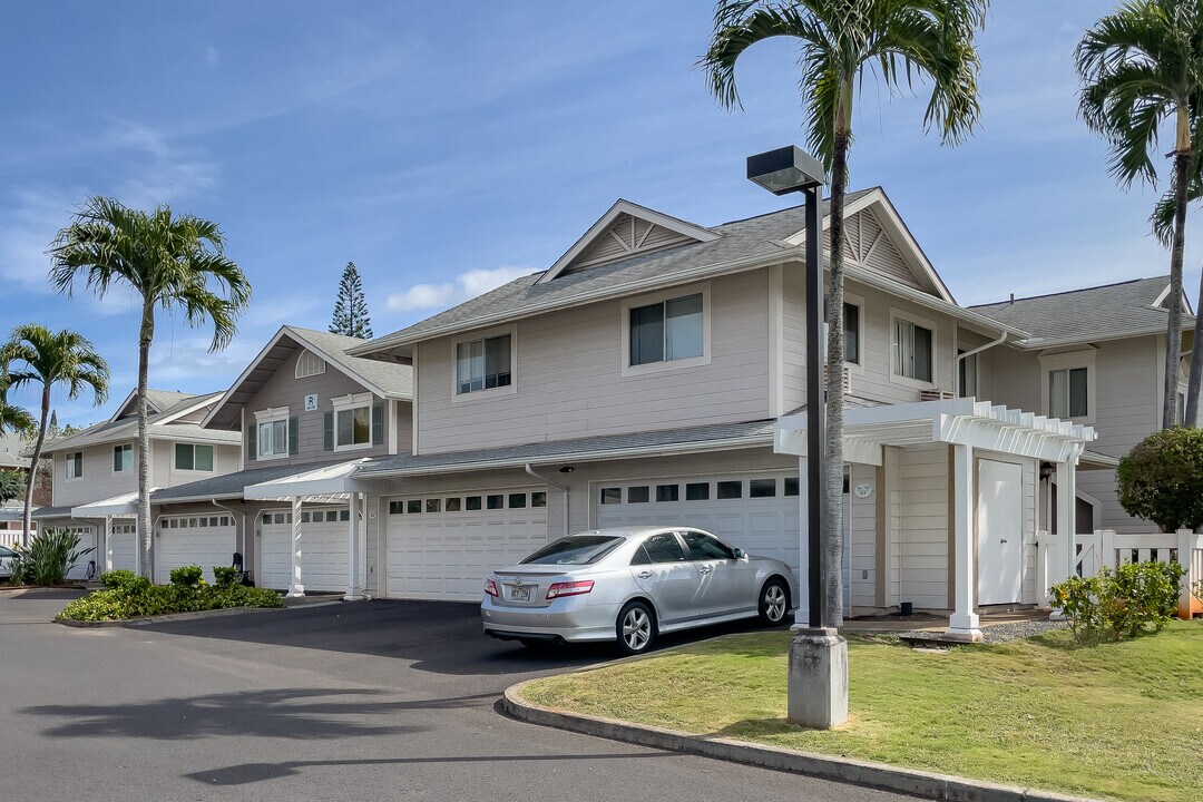 Village on the Green in Waipahu, HI - Building Photo