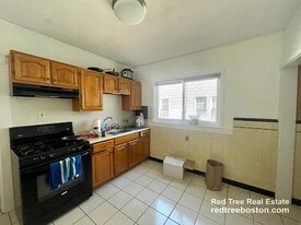 38 George St in Medford, MA - Building Photo