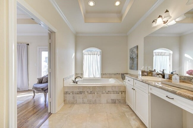 property at 1326 W Bell St