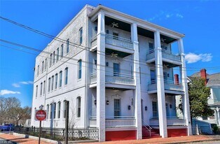 448 Dinwiddie St in Portsmouth, VA - Building Photo