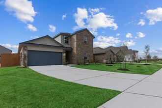 2721 Gran Castillo Dr in Texas City, TX - Building Photo - Building Photo