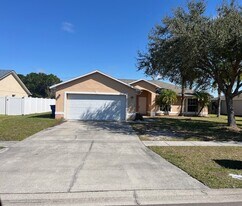 4861 Zion Dr in St. Cloud, FL - Building Photo