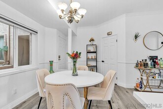 640 Camino De La Reina in San Diego, CA - Building Photo - Building Photo