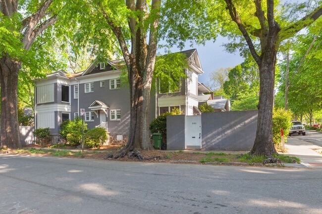 property at 880 Charles Allen Dr NE