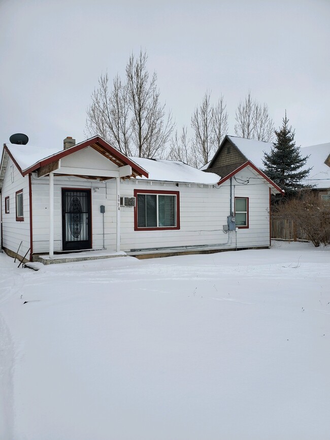 property at 1974 Cromwell Ln