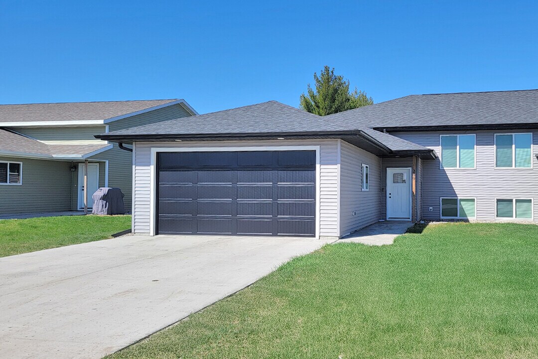 209 Dogwood Ave in Aurora, SD - Building Photo