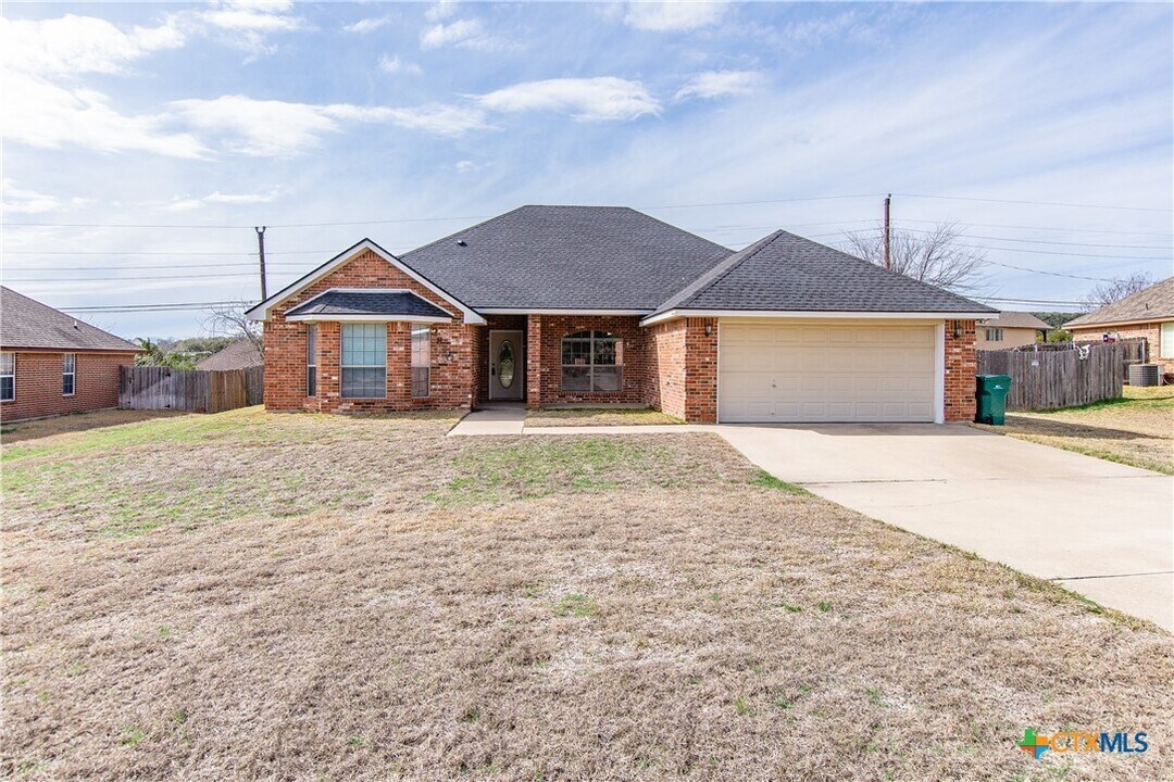 3810 Oakridge Blvd in Harker Heights, TX - Building Photo