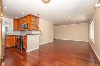 2018 Pacific Beach Dr in San Diego, CA - Building Photo - Building Photo