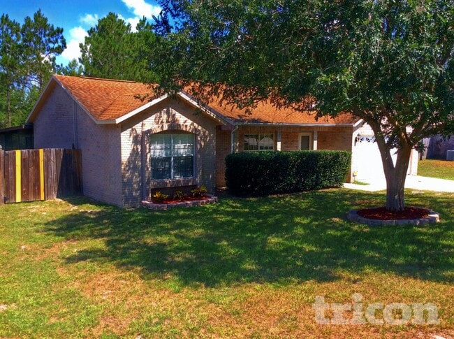 2884 Forest Edge Dr in Deltona, FL - Foto de edificio - Building Photo