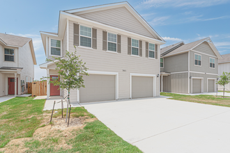 7411 Gramercy Way in San Antonio, TX - Foto de edificio - Building Photo