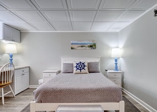 7246 Wrightsville Ave in Wilmington, NC - Foto de edificio - Building Photo