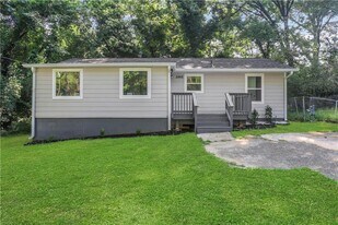 2466 Old Hapeville Rd SW in Atlanta, GA - Building Photo