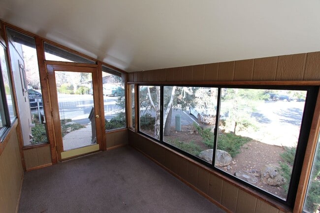 2331 N Oakmont Dr in Flagstaff, AZ - Building Photo - Building Photo