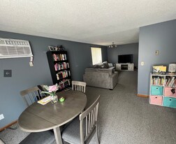 2717 Oppenheim Ct in Niagara Falls, NY - Building Photo