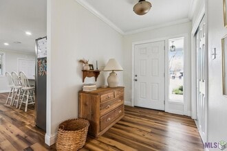 9152 Woodbine St in Baton Rouge, LA - Foto de edificio - Building Photo