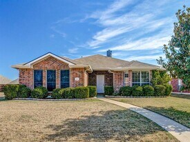 1016 Chesterfield Dr in Plano, TX - Building Photo