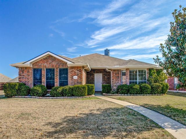 1016 Chesterfield Dr in Plano, TX - Building Photo