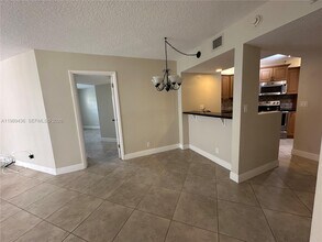 10401 W Broward Blvd, Unit #301 in Plantation, FL - Building Photo - Building Photo