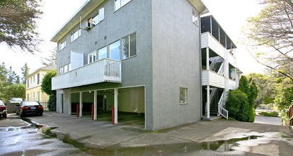 906 Sir Francis Drake Blvd in Greenbrae, CA - Building Photo - Building Photo