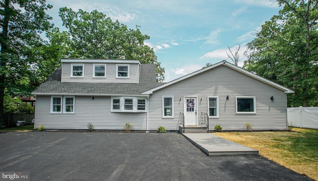 property at 39 Filbert Ave