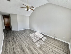 5528 Ginners Dr in Memphis, TN - Building Photo - Building Photo