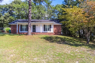 913 N Willowick Dr in Grovetown, GA - Building Photo - Building Photo