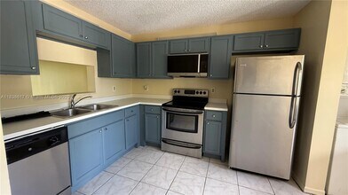 7911 Southgate Blvd in North Lauderdale, FL - Building Photo - Building Photo