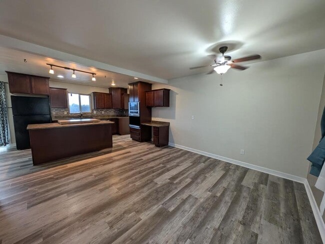 1167 Westview Dr in Sterling, CO - Building Photo - Building Photo