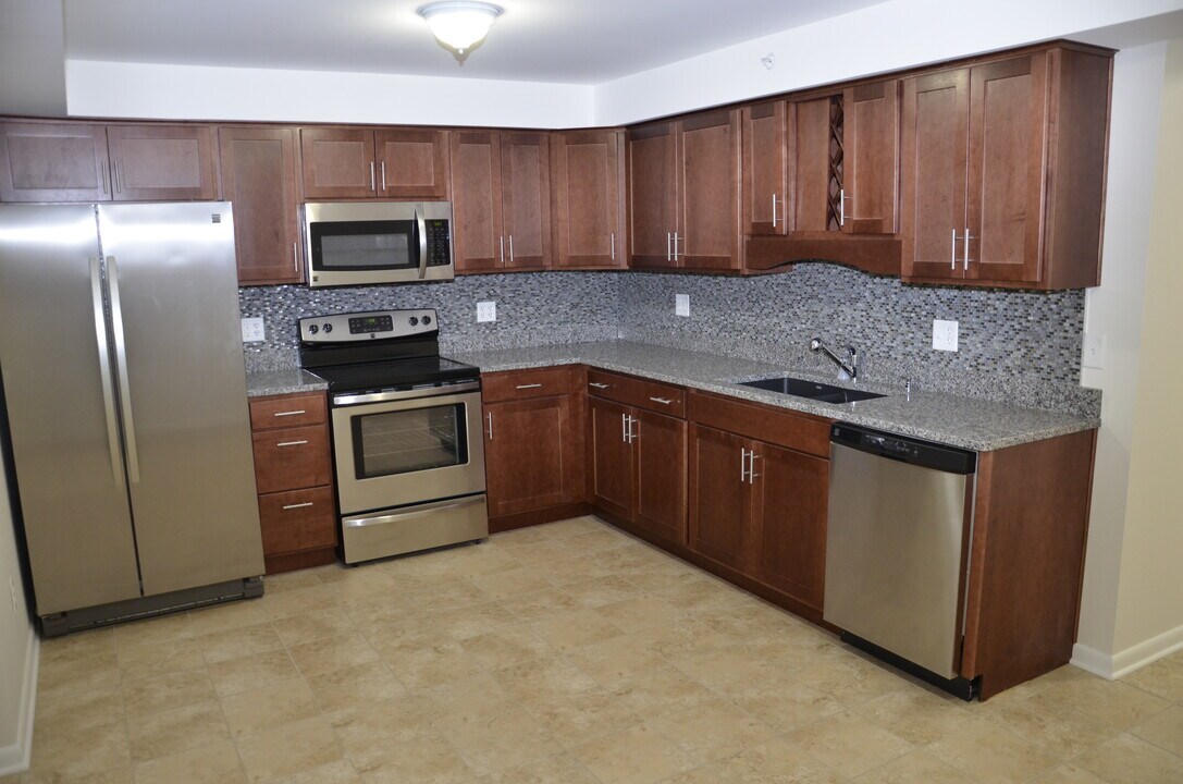 20 Lawrence St in Rensselaer, NY - Building Photo
