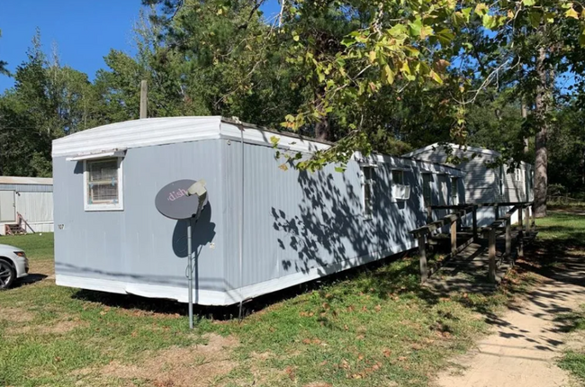 2764 TX-327 in Silsbee, TX - Building Photo - Building Photo