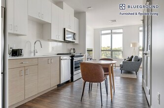 845 Washington St in Newton, MA - Foto de edificio - Building Photo