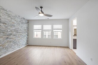 1067 Sea Glass Wy in San Diego, CA - Building Photo - Building Photo